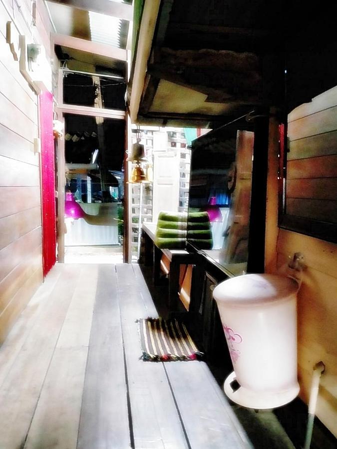Ray Nu Guest House Аюттхая Экстерьер фото